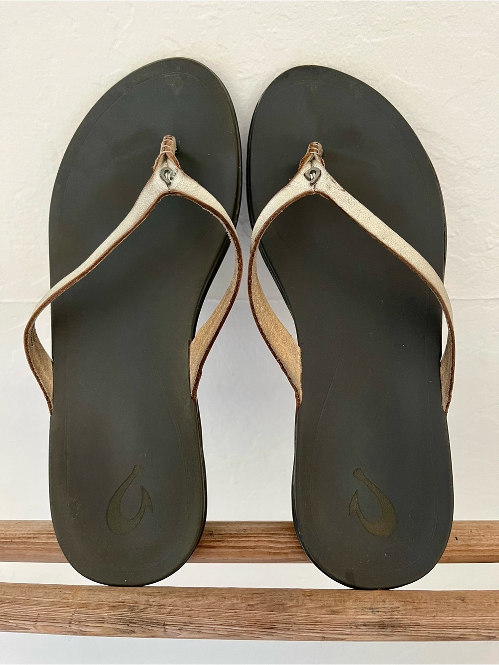 Women’s Olukai Ho’opio Flip Flop Sandals with Metallic Leather Straps